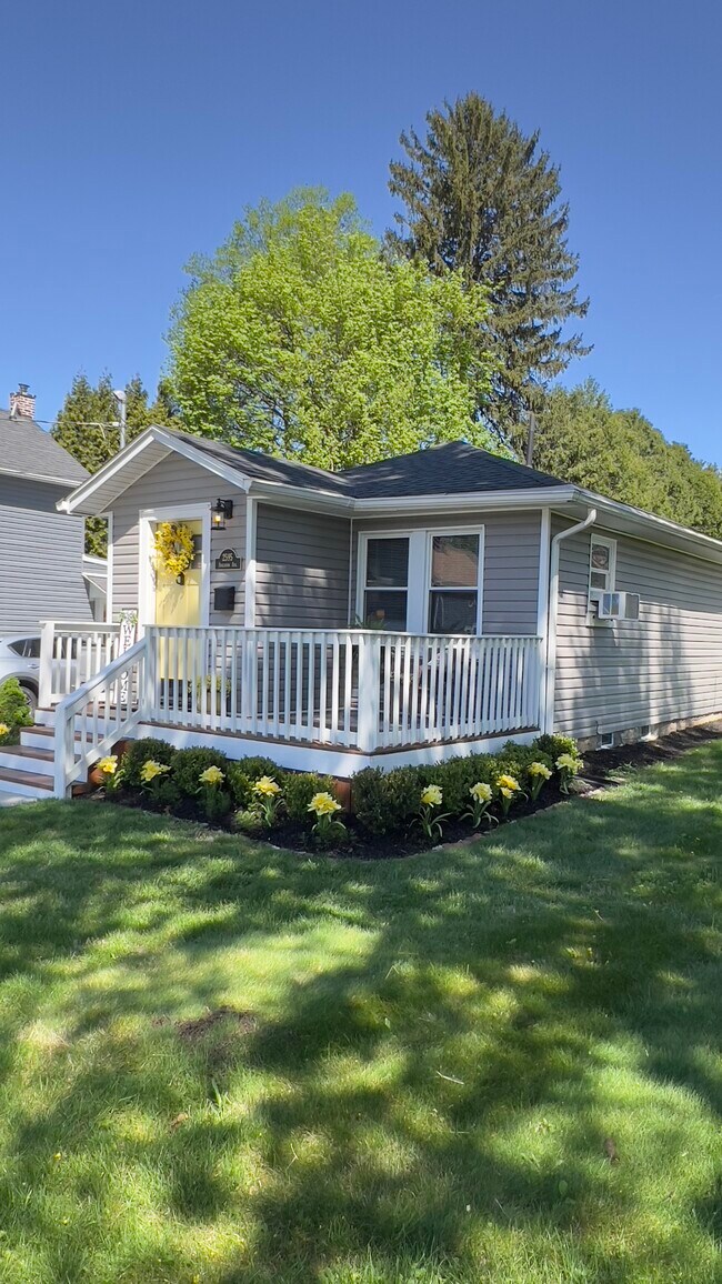 Foto del edificio - 2595 Shelburn Ave