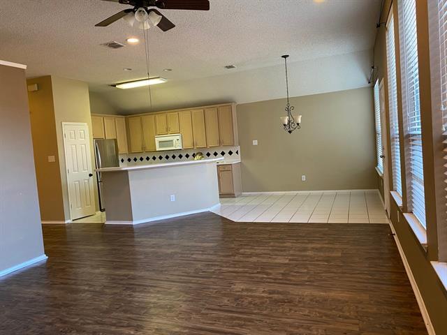 Foto del edificio - 9505 Thorncliff Dr