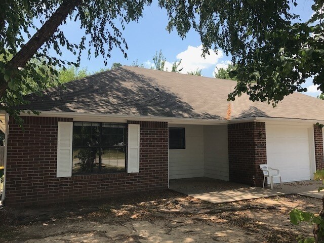 Large 3 Bedroom Duplex in Springdale! - Large 3 Bedroom Duplex in Springdale!