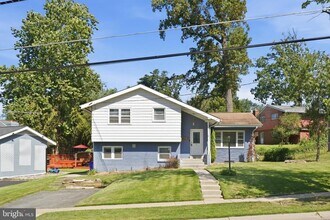 Building Photo - 11317 College View Dr