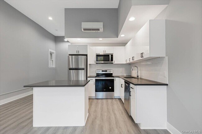 Building Photo - 47 Beekman Ave