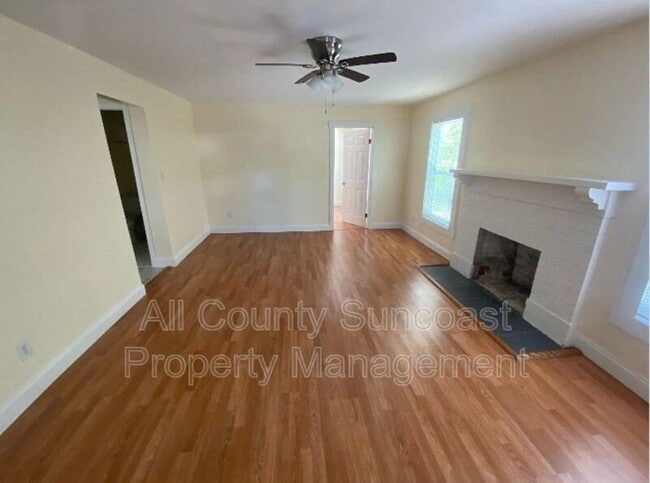Building Photo - 713 Seneca St