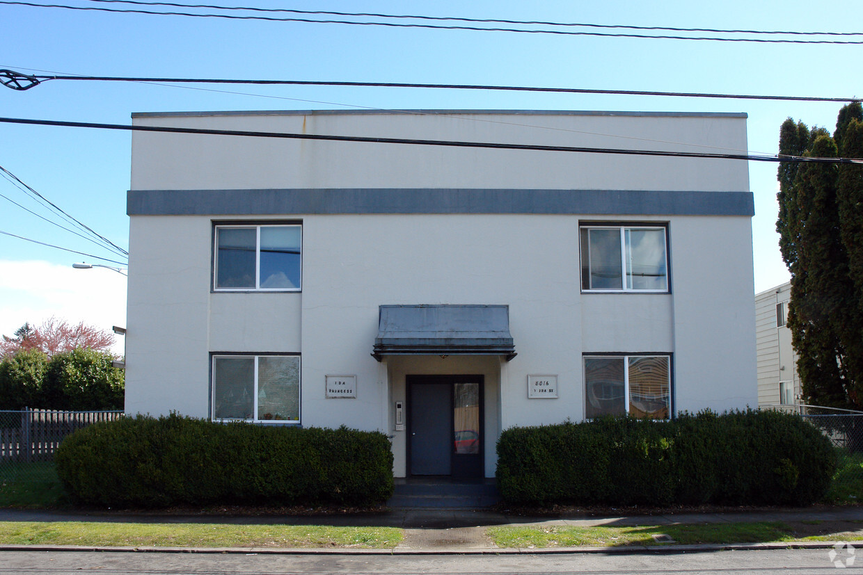Building Photo - Ida Princess Apartments