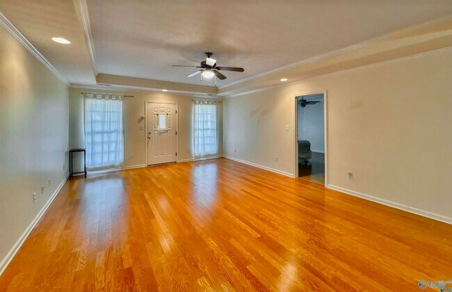 Foto del edificio - 1024 Clint Dr SE