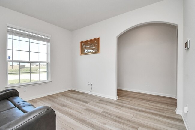Building Photo - 424 Maple Fawn Dr