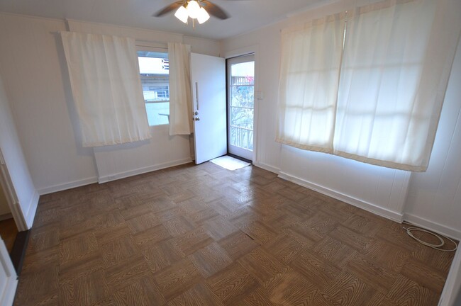 Building Photo - McCully/Moiliili/Kapiolani 1 Bed Duplex