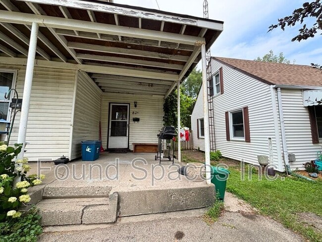 Building Photo - 82 Grey St