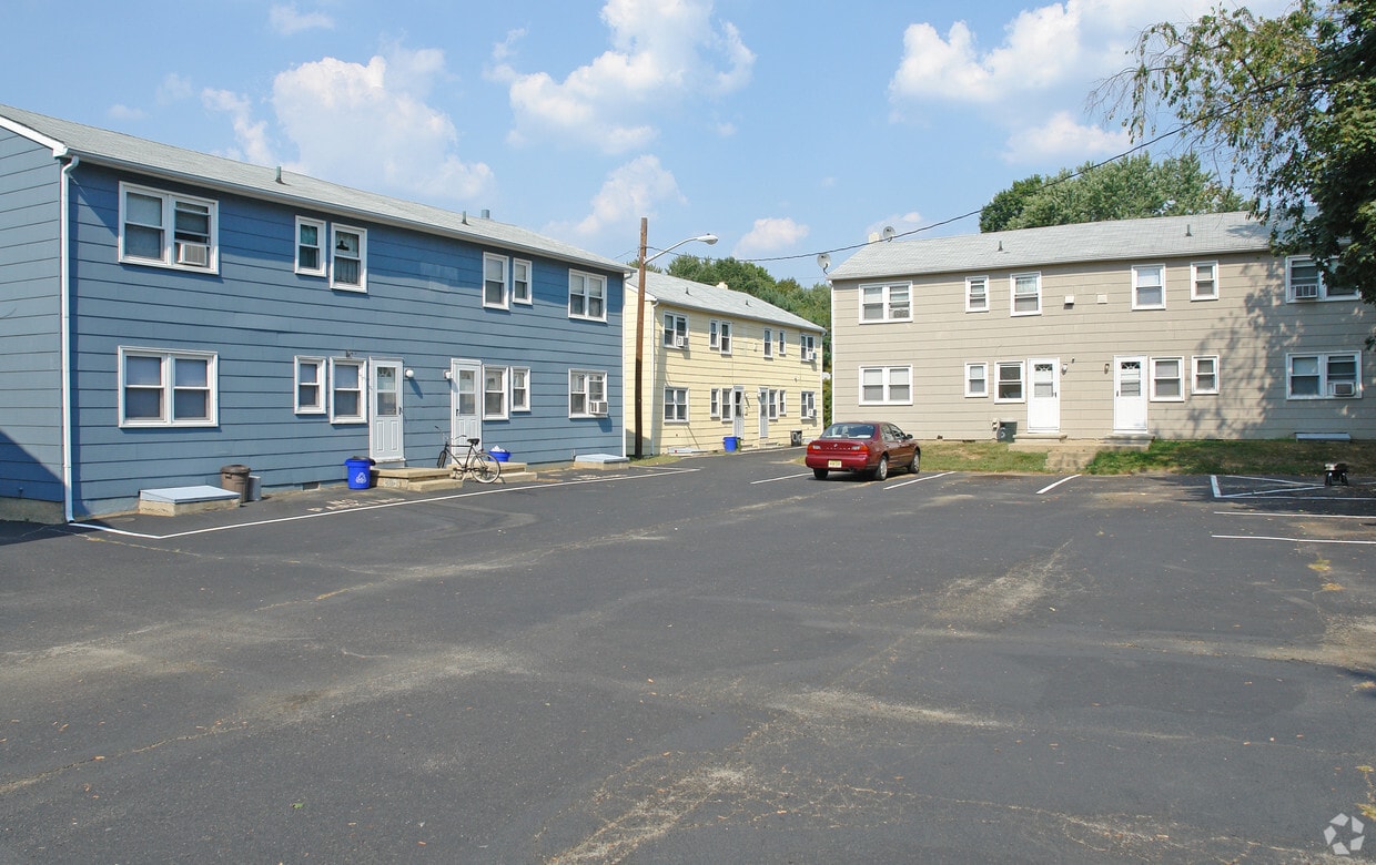 Building Photo - 300-312 W Adams Ave