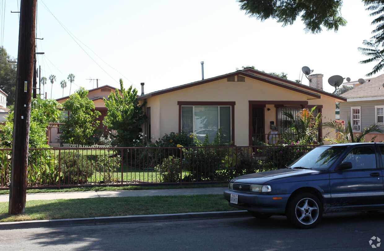 Building Photo - 6816 Corona Ave