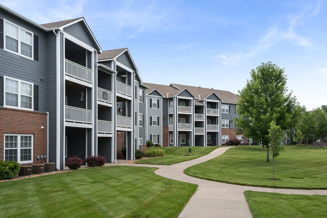 Building Photo - Parkway Commons