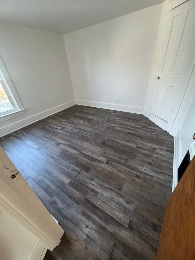 Building Photo - 253 W Grand Ave