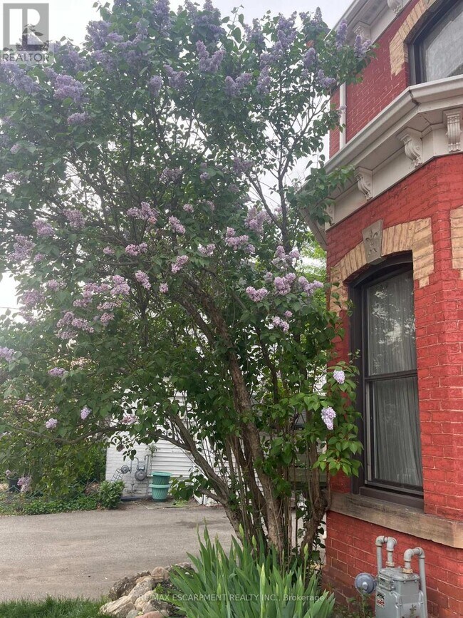 Photo du bâtiment - 276 Hunter St W