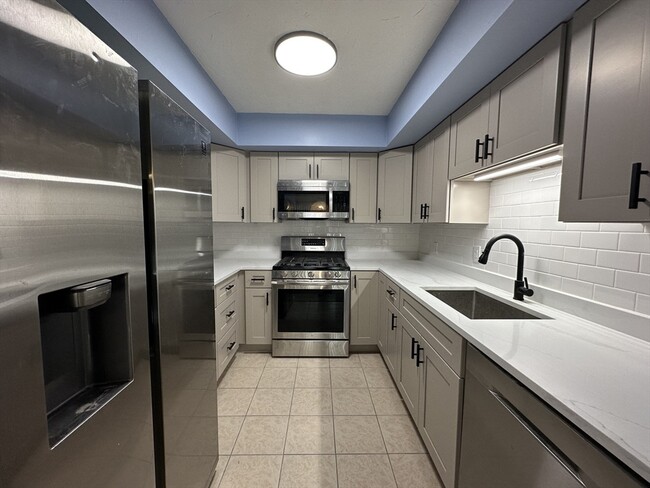 Building Photo - 79 Greenbrook Dr