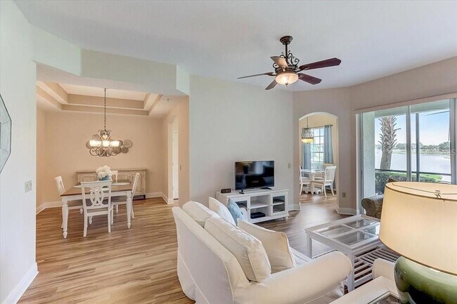Building Photo - 8459 Miramar Way