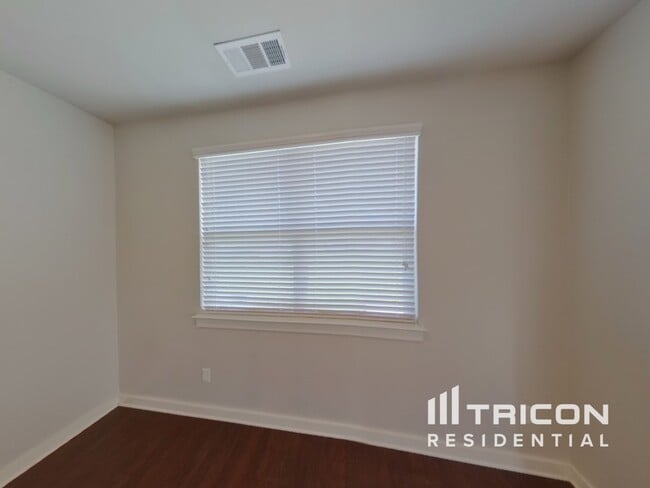 Building Photo - 4822 Kingdom Dr