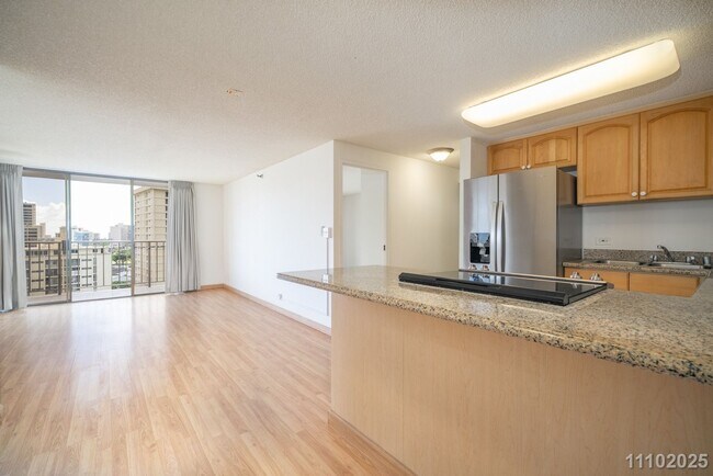 Building Photo - Move-In Ready & Conveniently Located 2BR /...