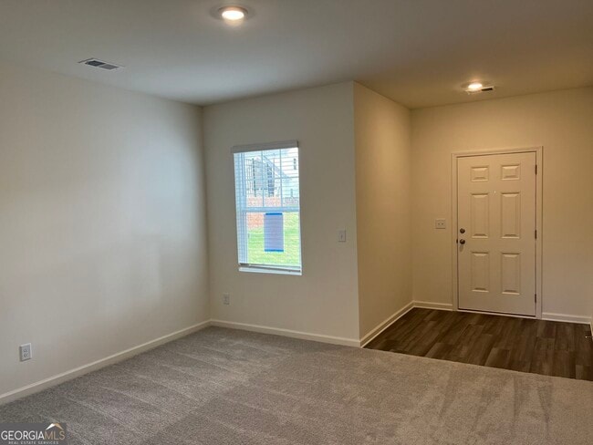 Building Photo - 7650 Saffron Ave