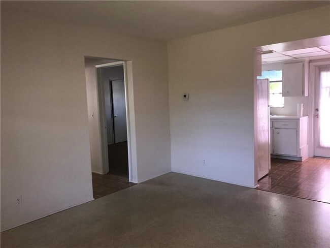 Building Photo - 1229 NE 35th St