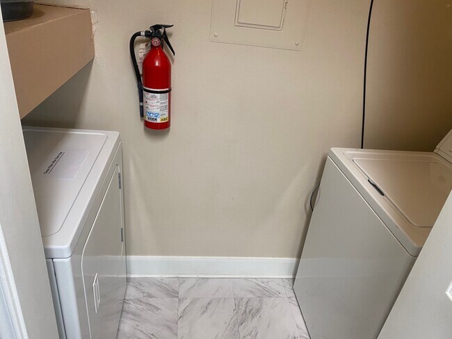 Foto del edificio - 11614 Tomahawk Creek Pky