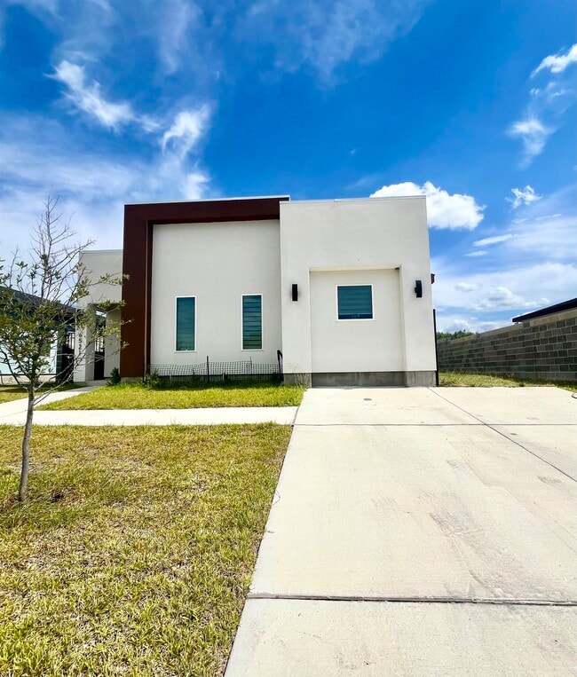 Foto del edificio - 6521 Adenia Loop