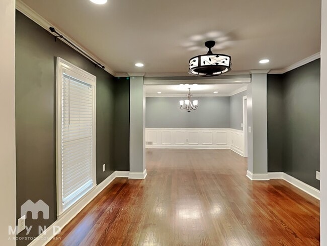 Building Photo - 1688 Knob Hill Ct NE