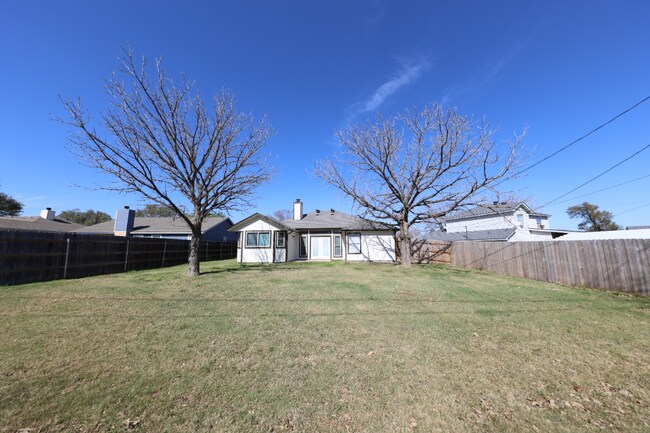 Foto del edificio - 8613 Casler Cir