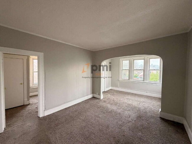 Building Photo - 3910 Catalpa St