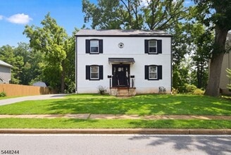 Building Photo - 28 Edgewood Terrace