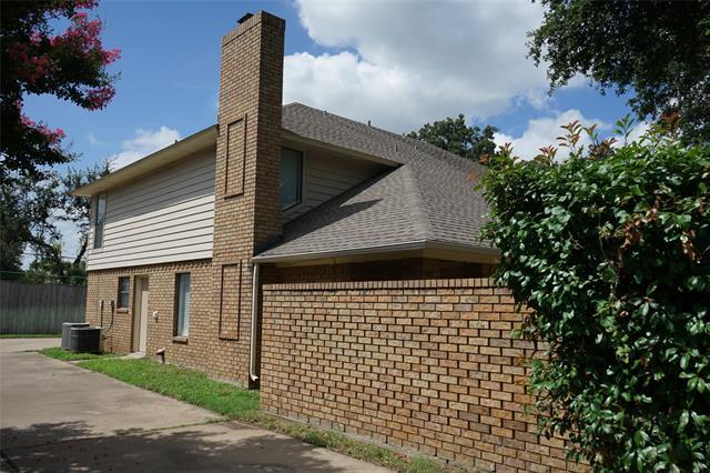 Building Photo - 1902 Turf Club Dr