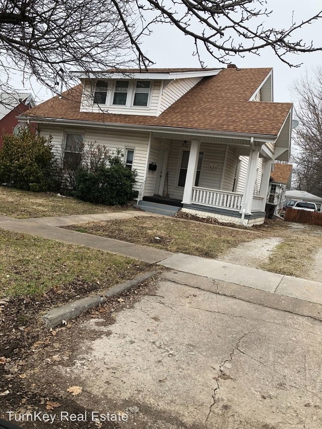 Primary Photo - 525 W Scott St