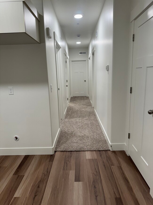 Foto del edificio - 874 N Hemsworth Way