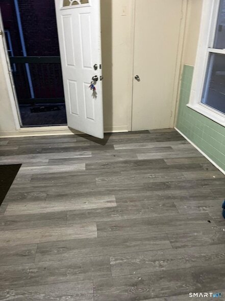 Building Photo - 800 Hallett St