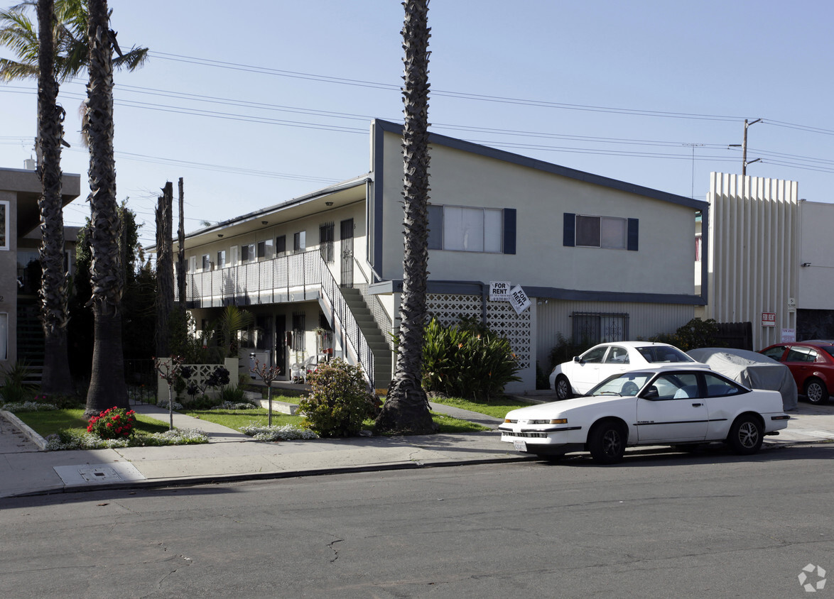 Primary Photo - Kansas Street Apartments