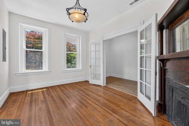 Foto del edificio - 1252 E St NE