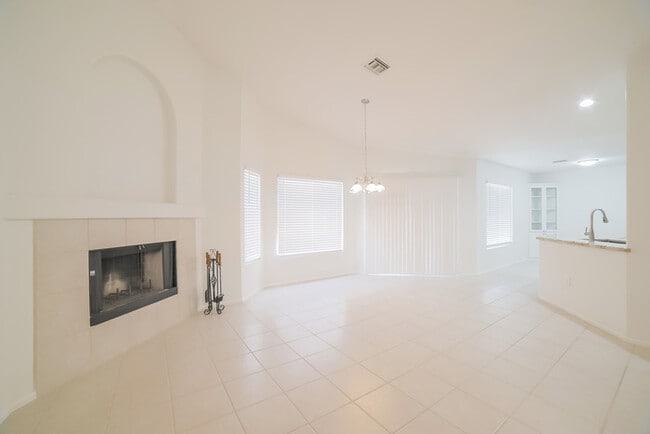 Building Photo - 17404 E Oro Grande Dr