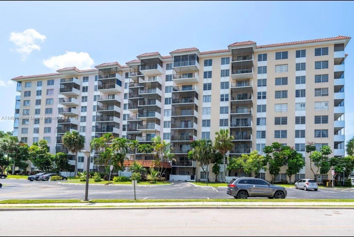 4164 Inverrary Dr Unit 807, Lauderhill, FL 33319 Condo for Rent in