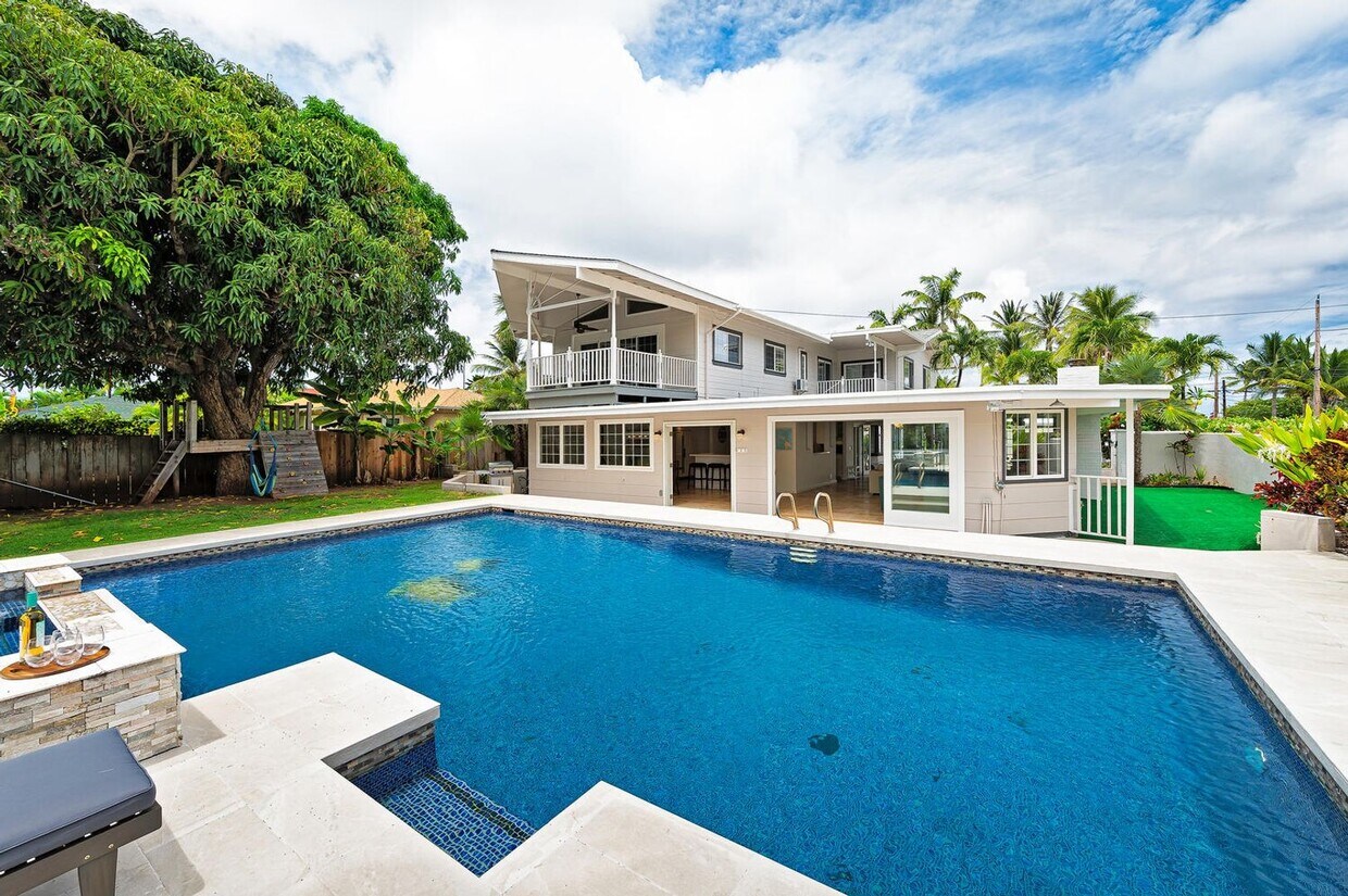 Primary Photo - New to the market! Private Villa w/Pool, A...