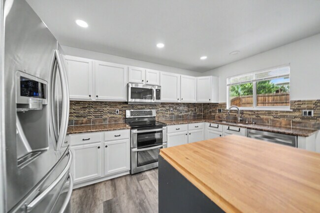 Building Photo - 21497 E Crestridge Pl