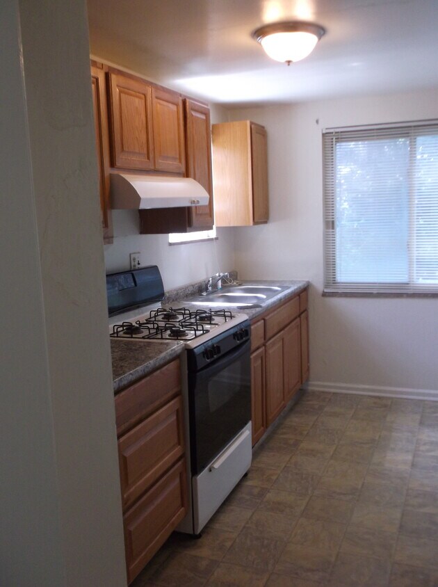 Primary Photo - 4347 Coleridge St