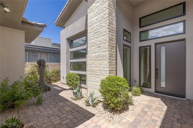 Foto del edificio - 5192 Rock Daisy Dr