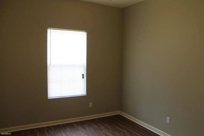 Building Photo - 2 br, 1 bath Duplex - 3205 Kirkman St Apt. B