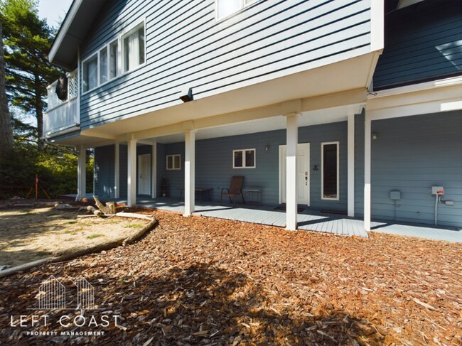 Building Photo - 3614 NW Shore View Loop