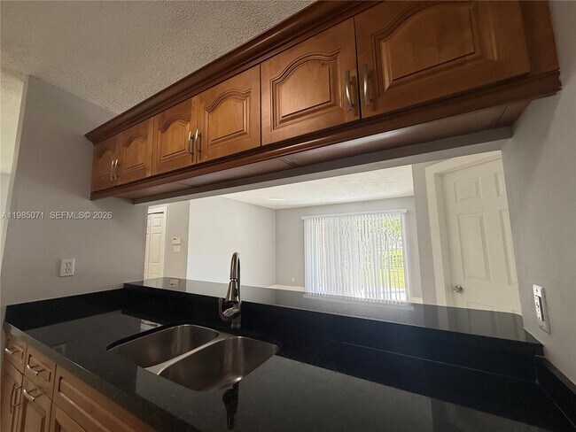 Foto del edificio - 10650 SW 157th Ct