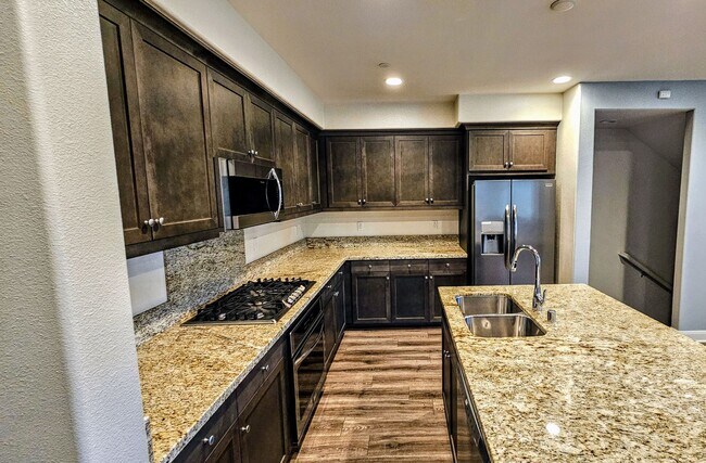 Building Photo - CIELO DR RANCHO CUCAMONGA 91739 (3 BED / 3.5 BATH)