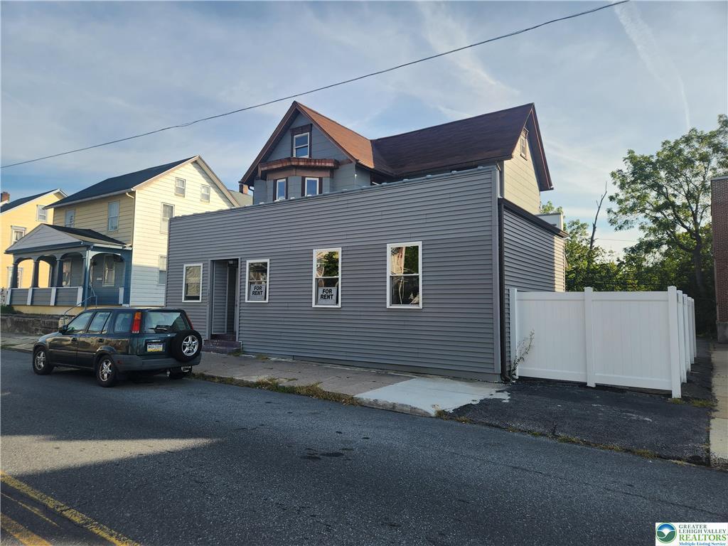 Foto principal - 1249 Main St