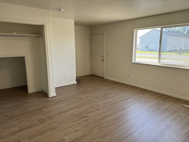 Building Photo - 2520 W 450 N