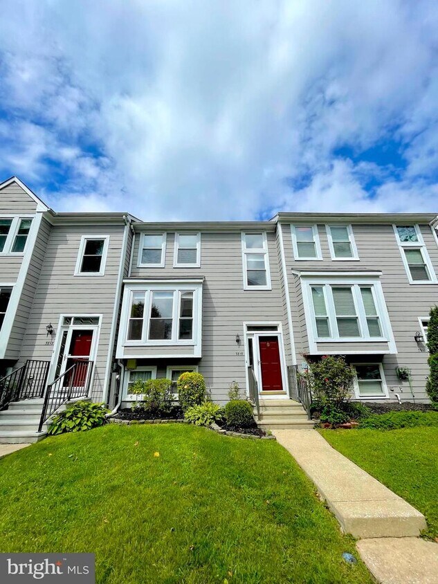 7815 Old Hollow Ln, Ellicott City, MD 21043 Townhome Rentals in