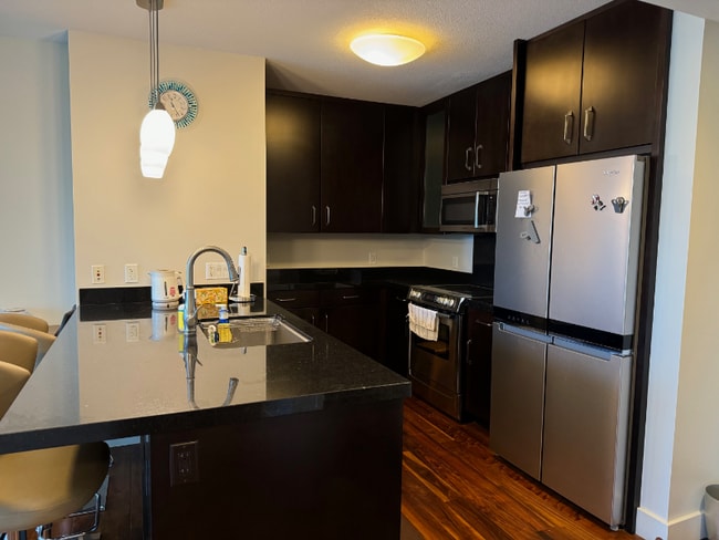 Building Photo - 1189 Waimanu St