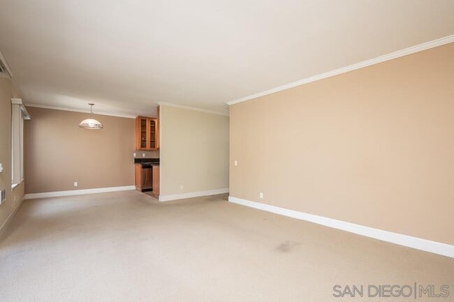 Building Photo - 8529 Villa La Jolla Dr