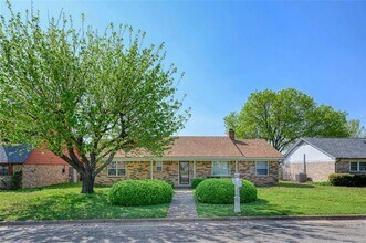 Building Photo - 914 Boone Dr